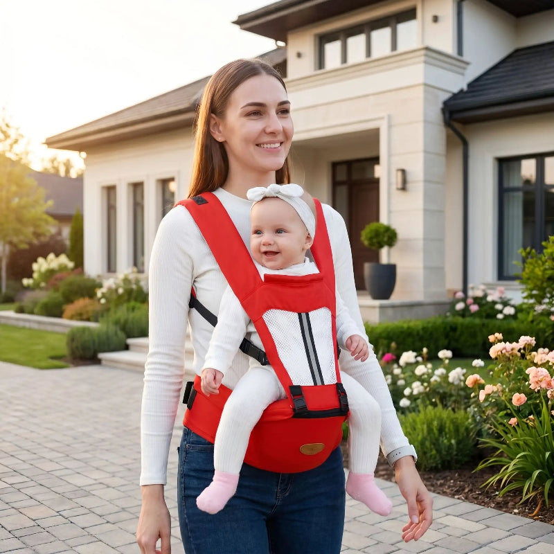 porte bébé douce étreinte maman et bébé souriantes