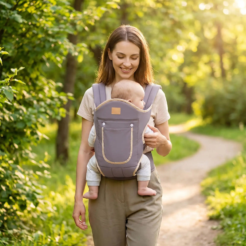 porte bébé ergonomique câlin maman se promène