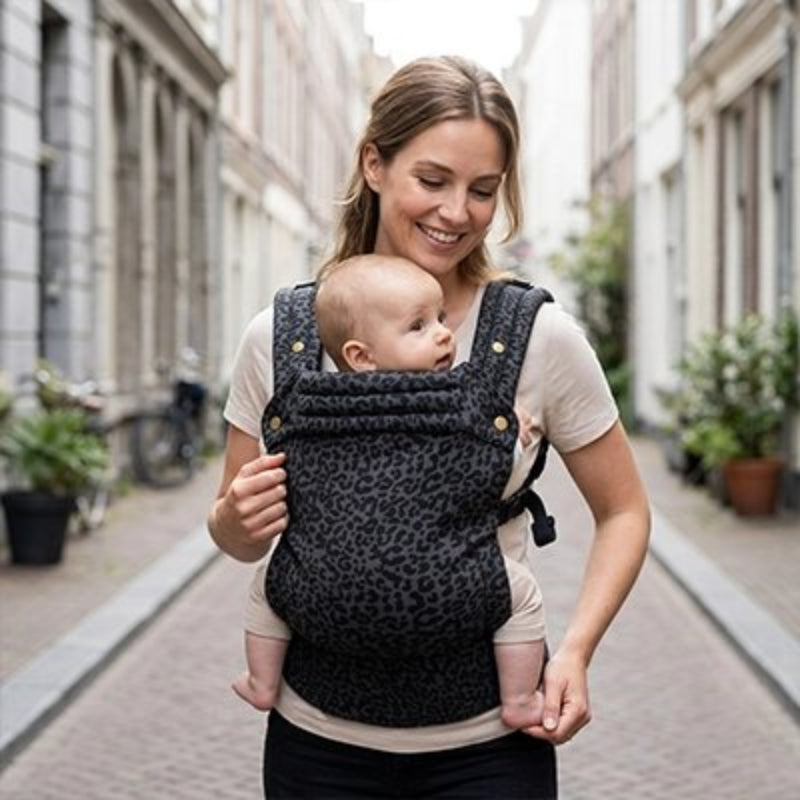 Porte bébé ergonomique réconfort promenade en ville