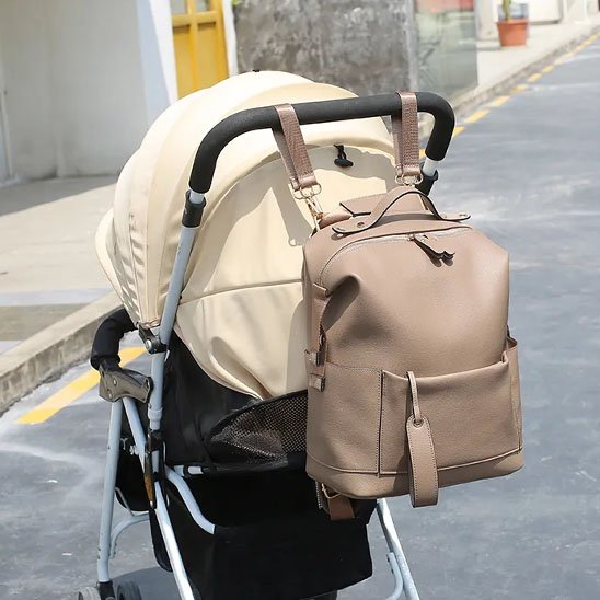 sac à dos à langer bébé maman et poussette sac attaché