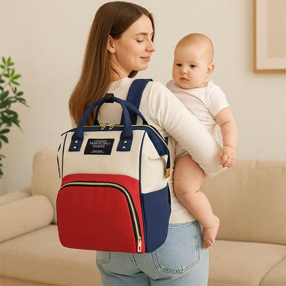 sac à langer bébé élégance maternelle maman regarde bébé