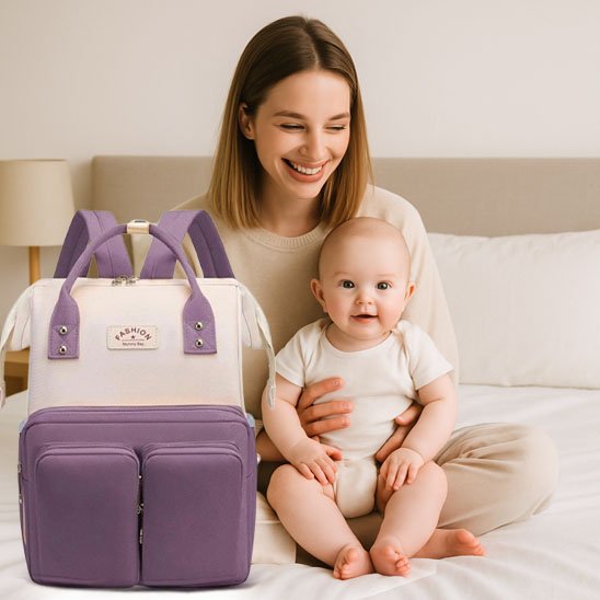 sac a langer bébé organisatreur pratique bébé et maman sourient